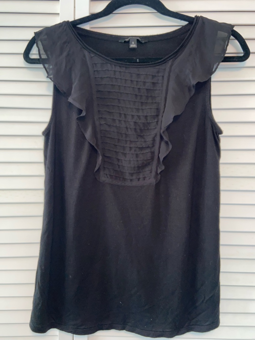 Banana Republic Georgette Flutter Black Sleeveless Tank Top Woman’s Size S